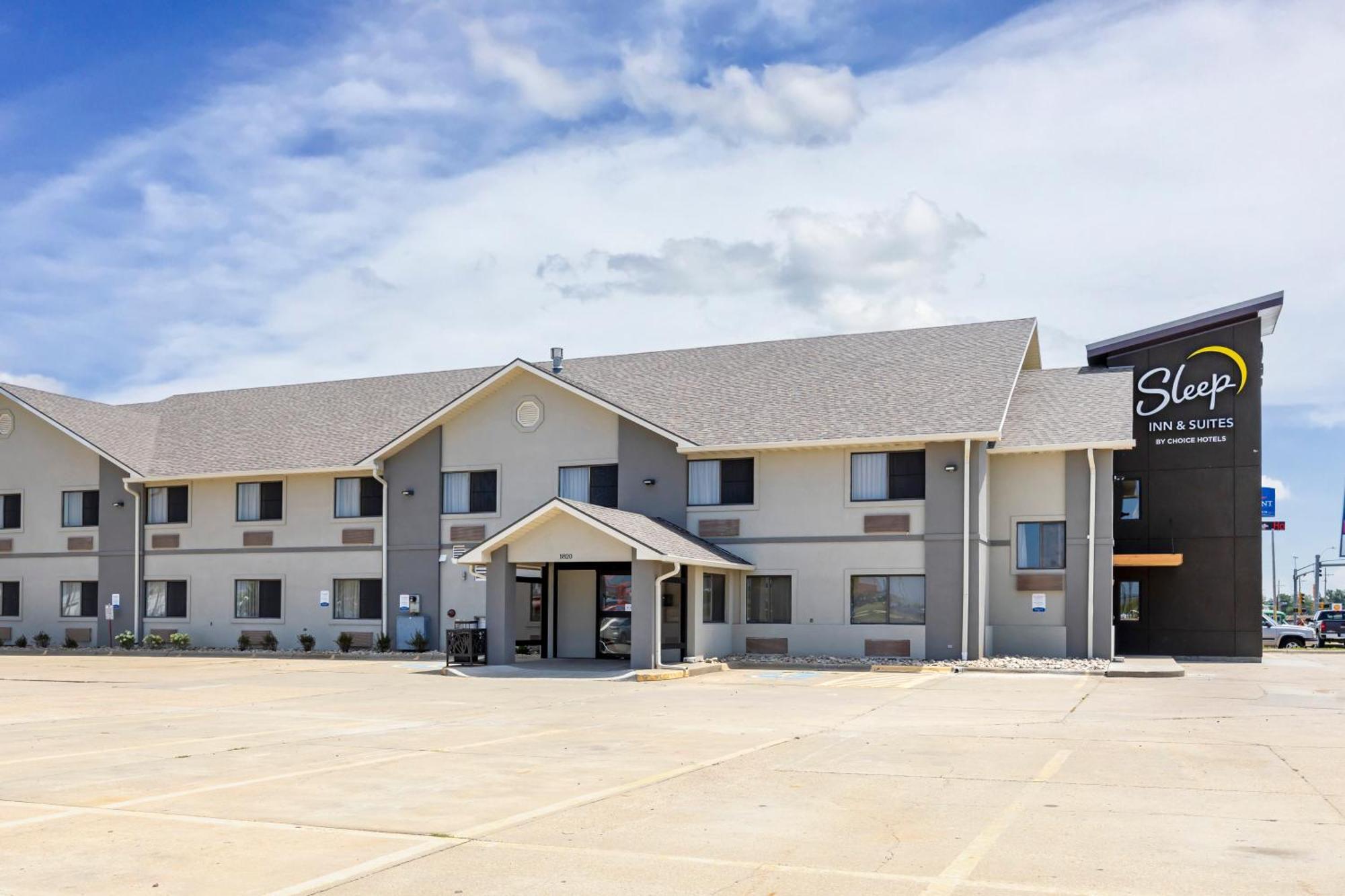 Sleep Inn & Suites Salina I-135 Exterior photo